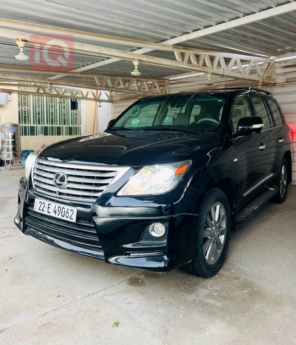 Lexus LX